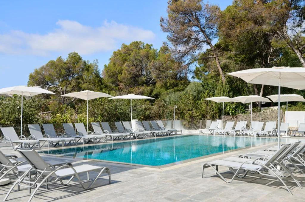 Zwembad van Exe Portals Nous | zwembad